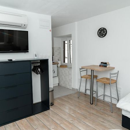 Small studio apartment Gorica Šibenik Esterno foto
