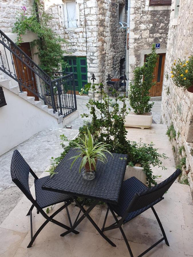 Small studio apartment Gorica Šibenik Esterno foto