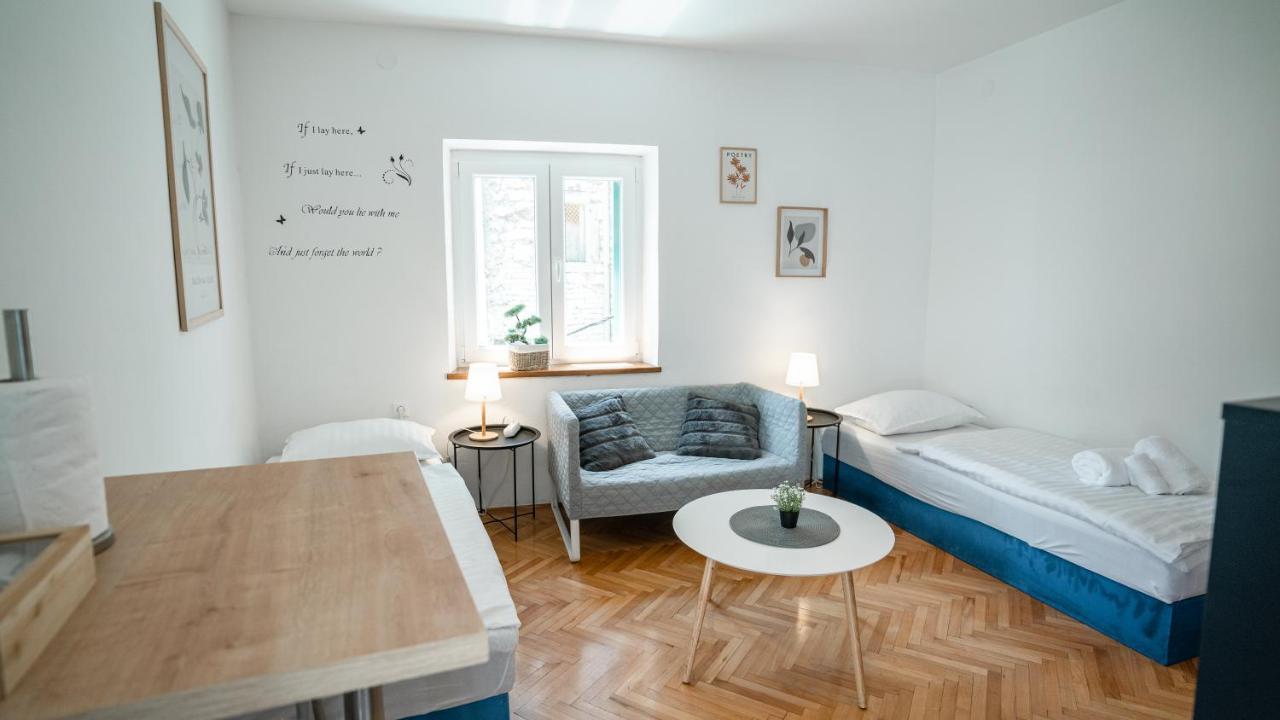 Small studio apartment Gorica Šibenik Esterno foto