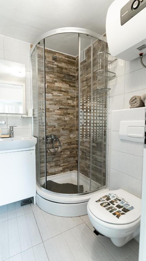 Small studio apartment Gorica Šibenik Esterno foto