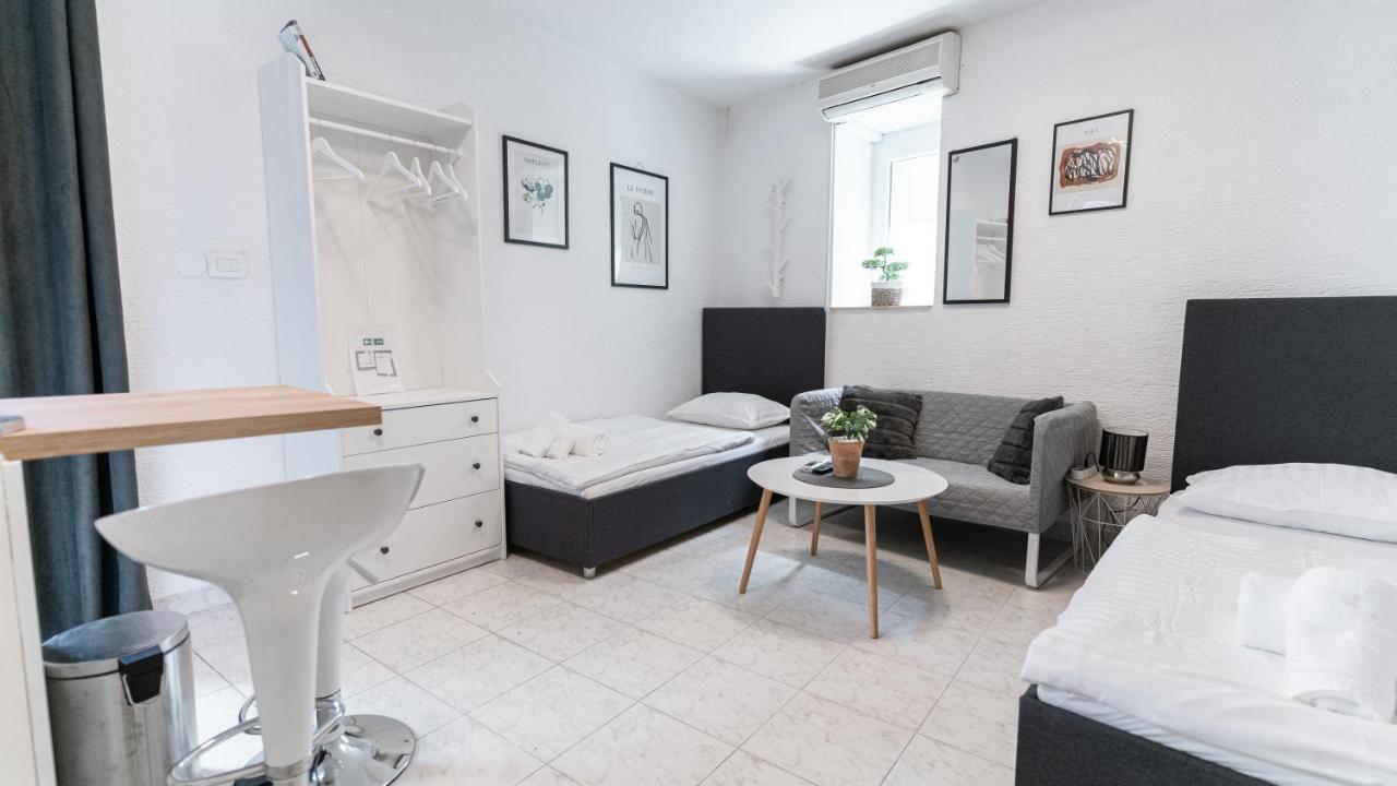Small studio apartment Gorica Šibenik Esterno foto