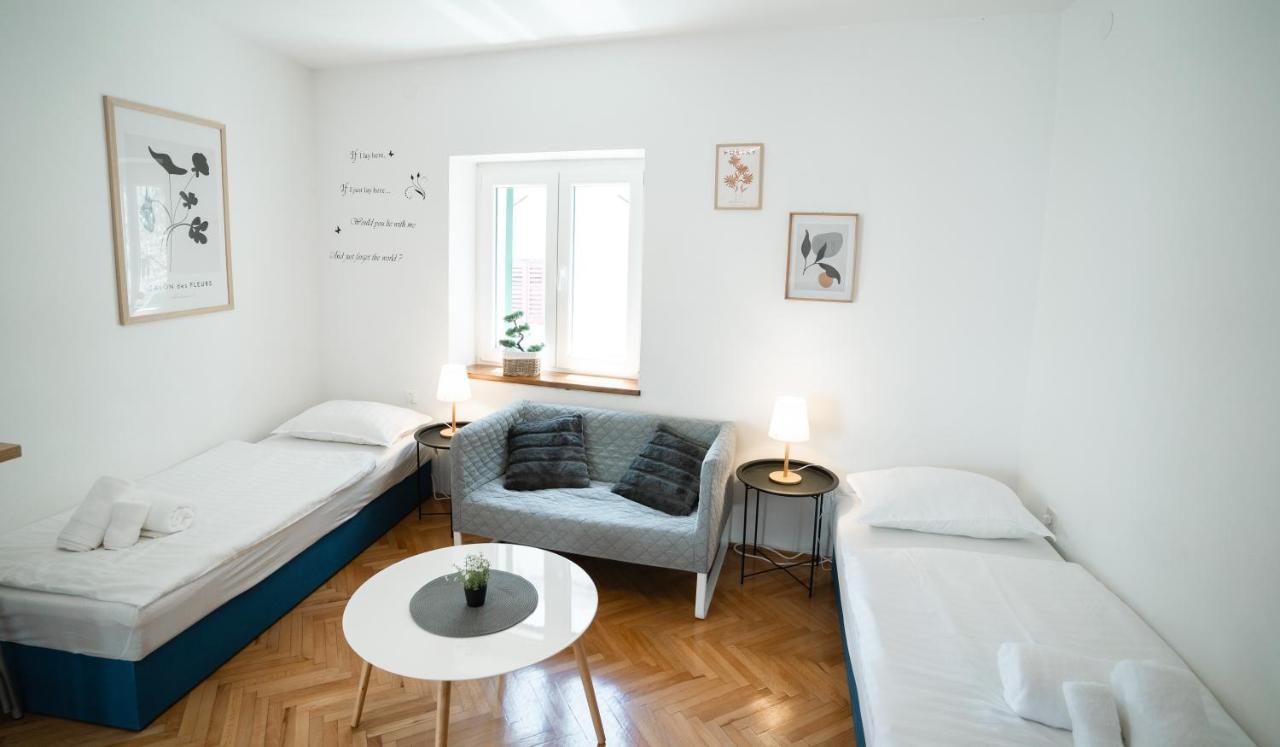 Small studio apartment Gorica Šibenik Esterno foto