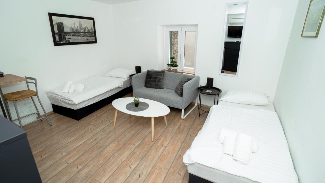 Small studio apartment Gorica Šibenik Esterno foto