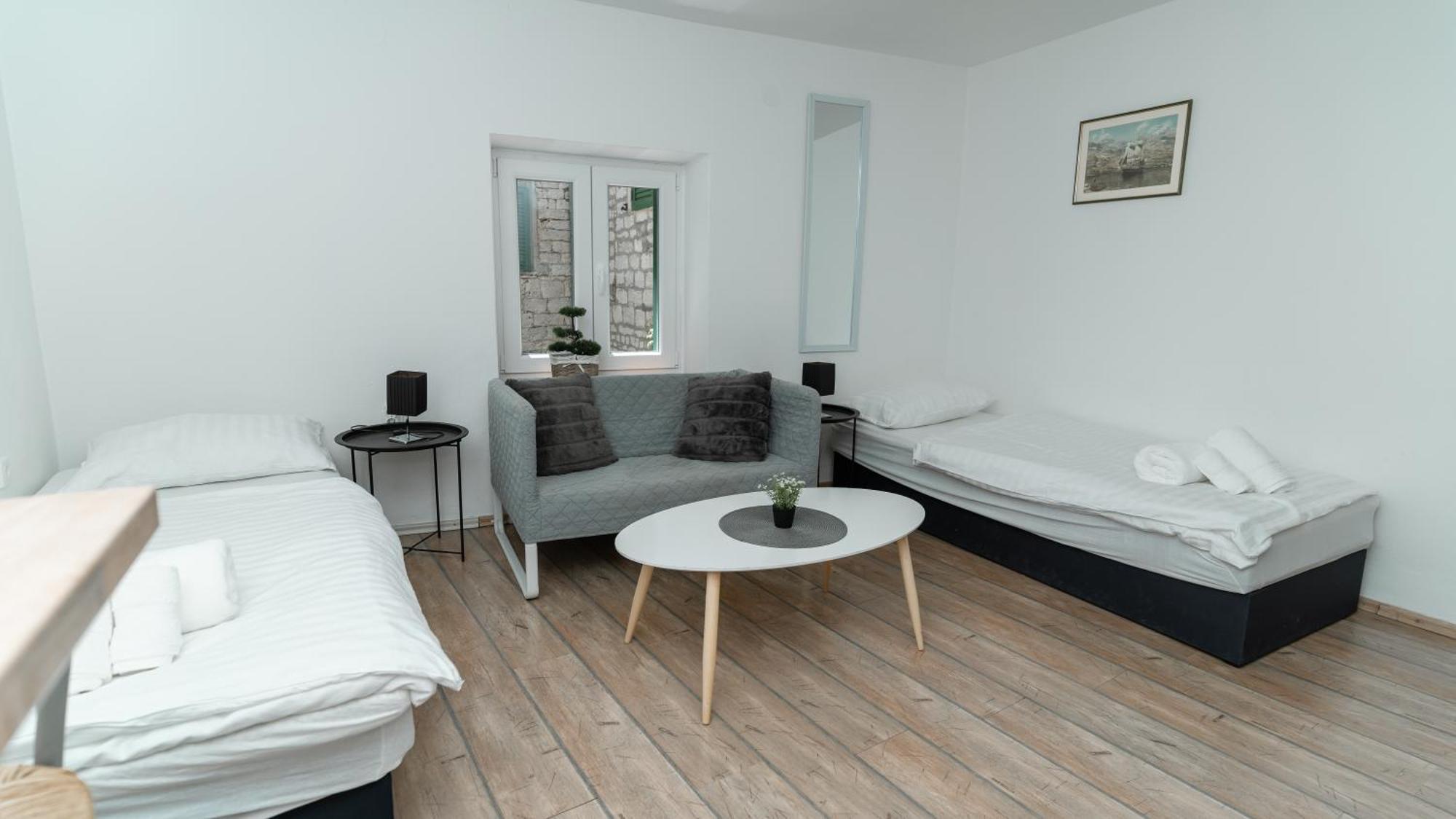 Small studio apartment Gorica Šibenik Esterno foto