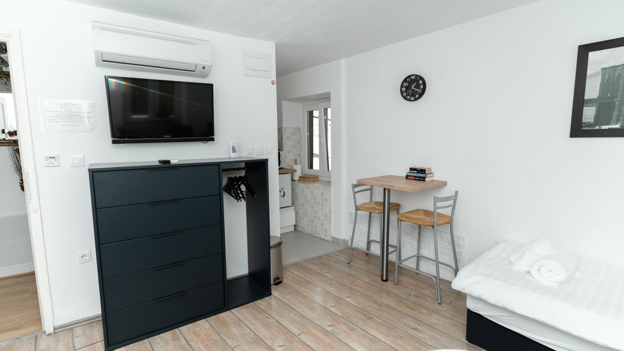 Small studio apartment Gorica Šibenik Esterno foto
