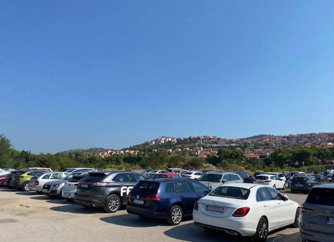 Small studio apartment Gorica Šibenik Esterno foto
